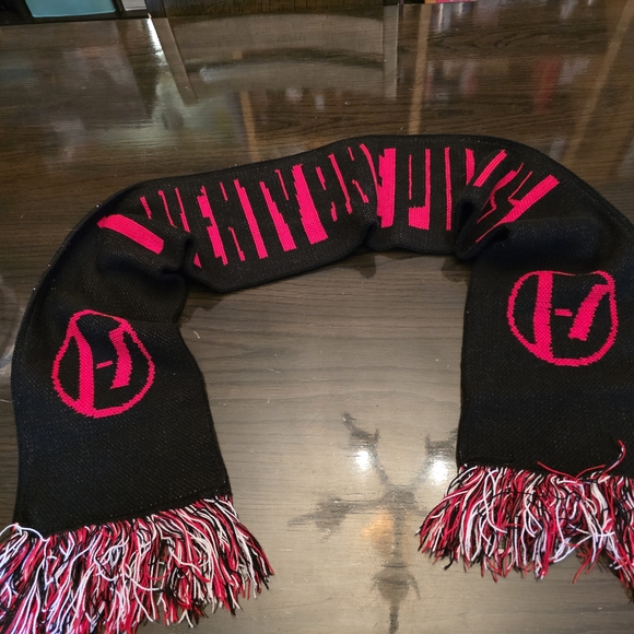 official Twenty One Pilots Clancy Reversible Scarf  Holiday Drop 2024 - Picture 4 of 10